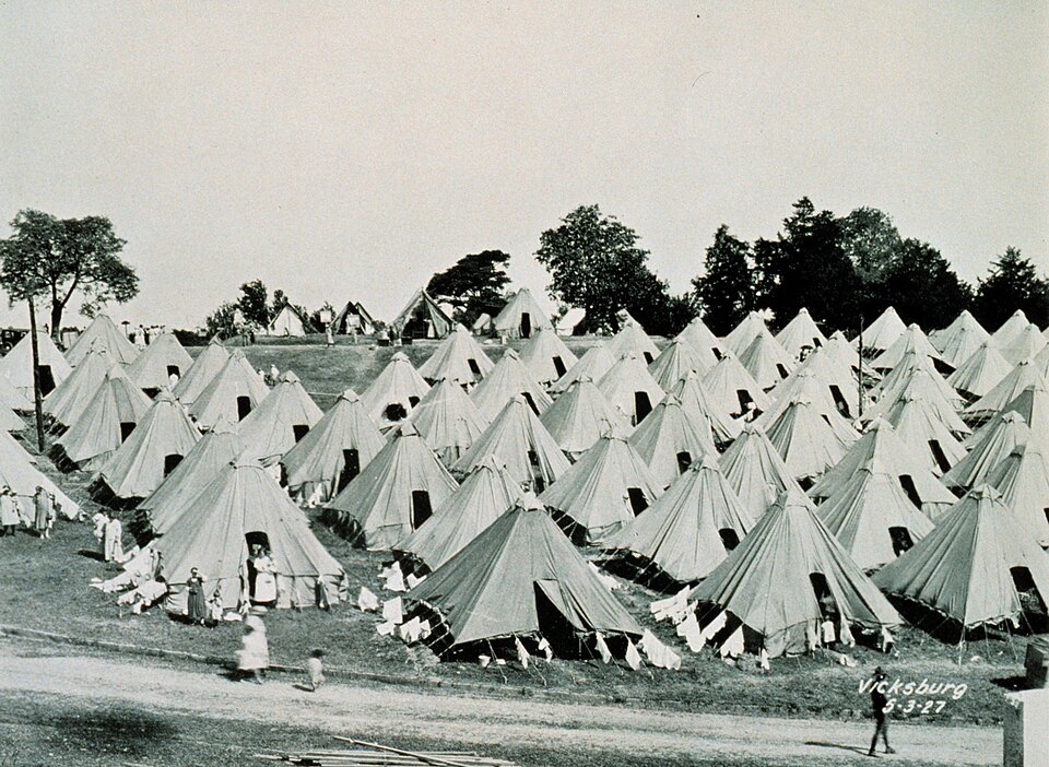 Datei:1927 Mississippi Flood Vicksburg Refugees.jpg
