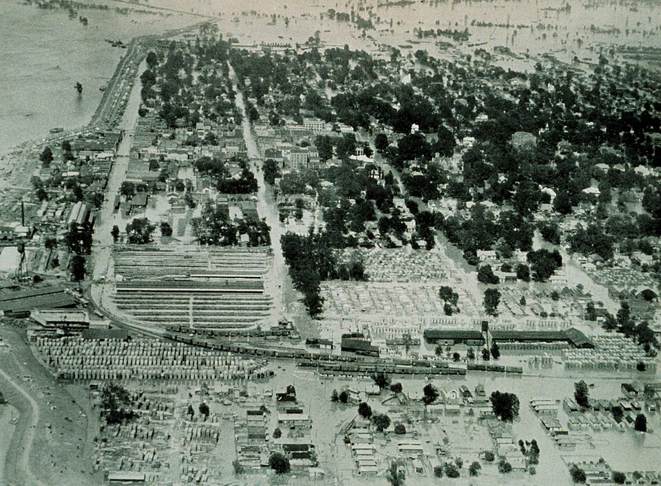 Datei:1927 Mississippi Flood Greenville Mississippi.jpg